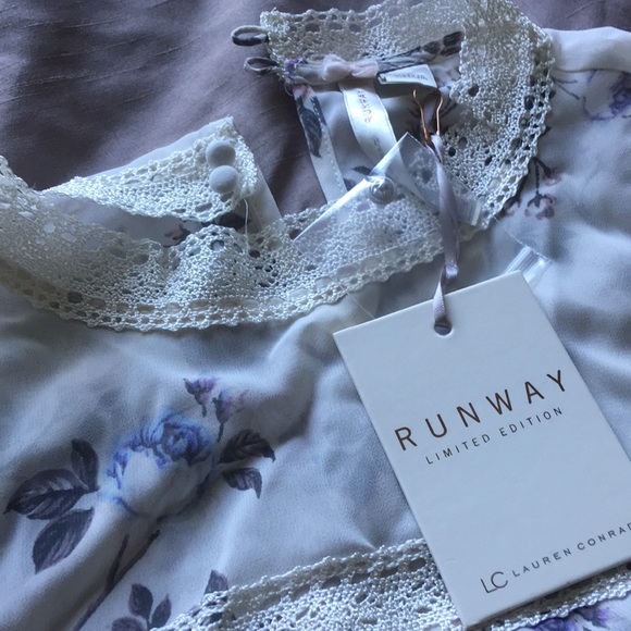 NWT - Lauren Conrad Sheer Floral 3/4 Sleeve Blouse - Picture 3 of 4